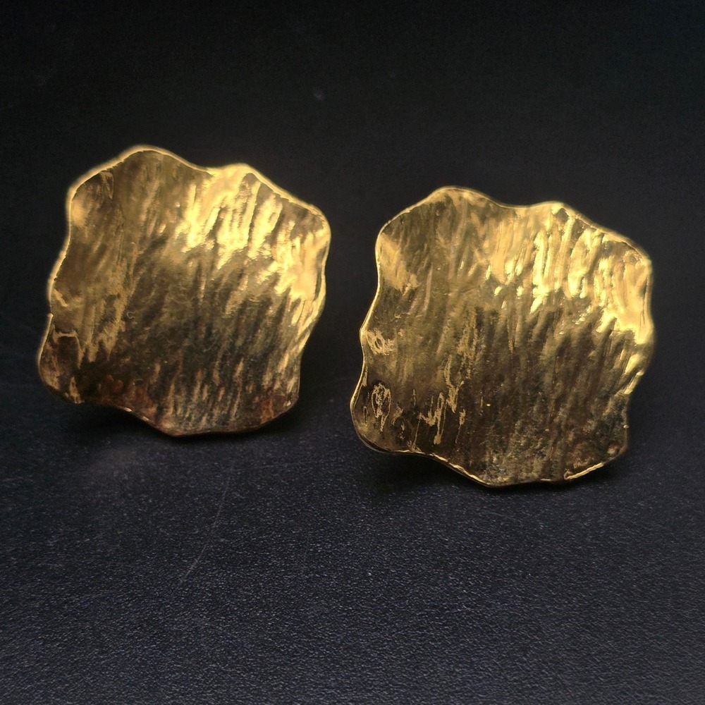 Avon 1987 Polished Leaf Earrings Gold Tone Textured Square Pierced